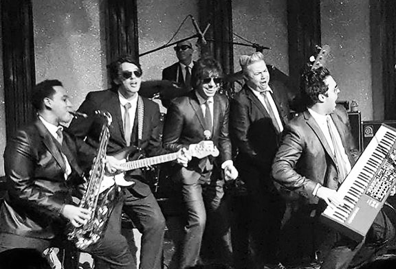 BluesBeatles-p&b-576lgx392alt.png
