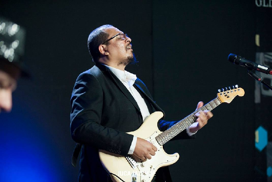 EzequielBragaJunior-palco-879x591.png